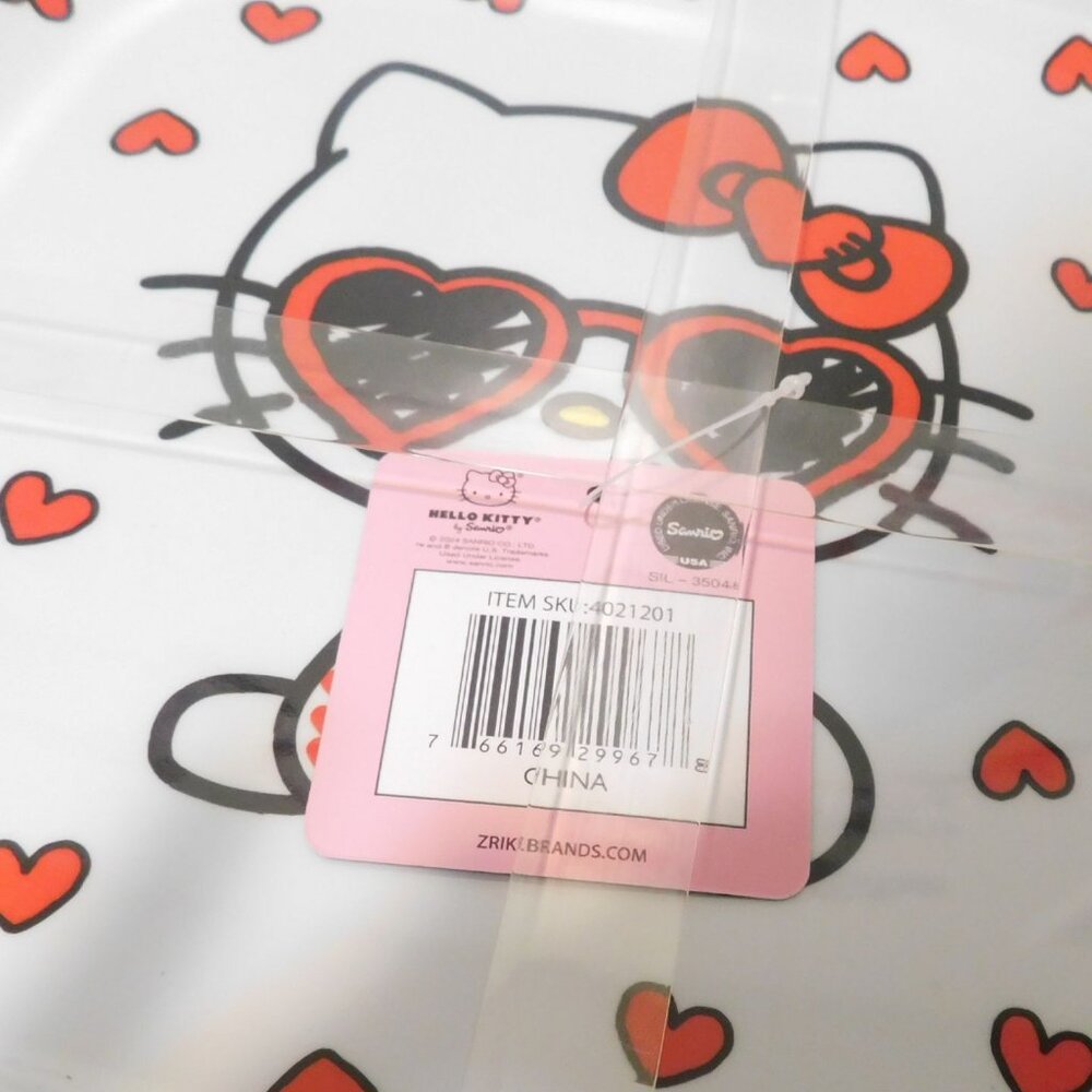 Hello Kitty Red White Melamine Large Plastic Dinner Plates Set of 4 NWT - Picture 5 of 5